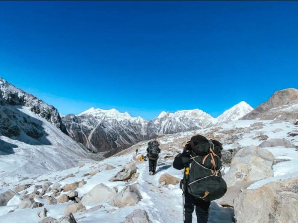 शरद ऋतुका लागि मनास्लु हिमाल आरोहण सुरु