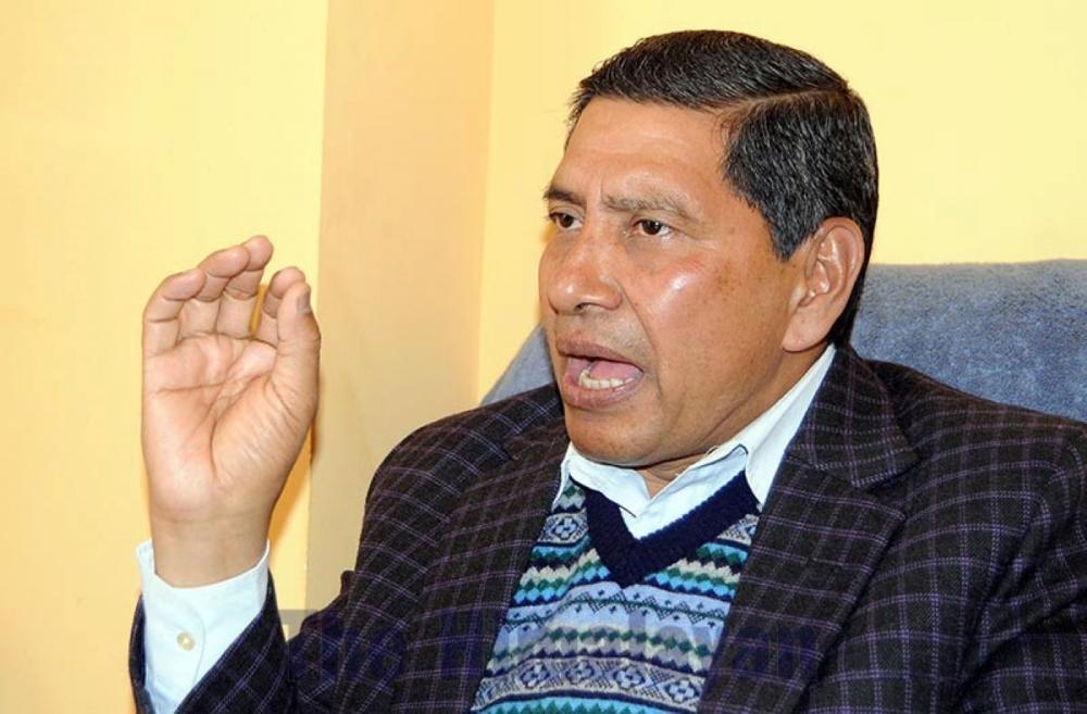 गभर्नर अधिकारीले तत्काल राजीनामा दिनुपर्छः नेता श्रेष्ठ