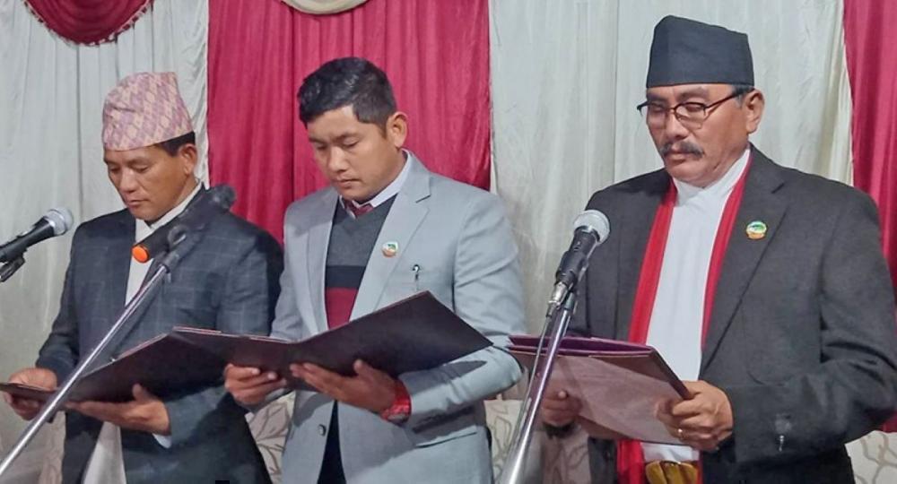 गण्डकी प्रदेशमा ३ जना मन्त्रीले लिए शपथ
